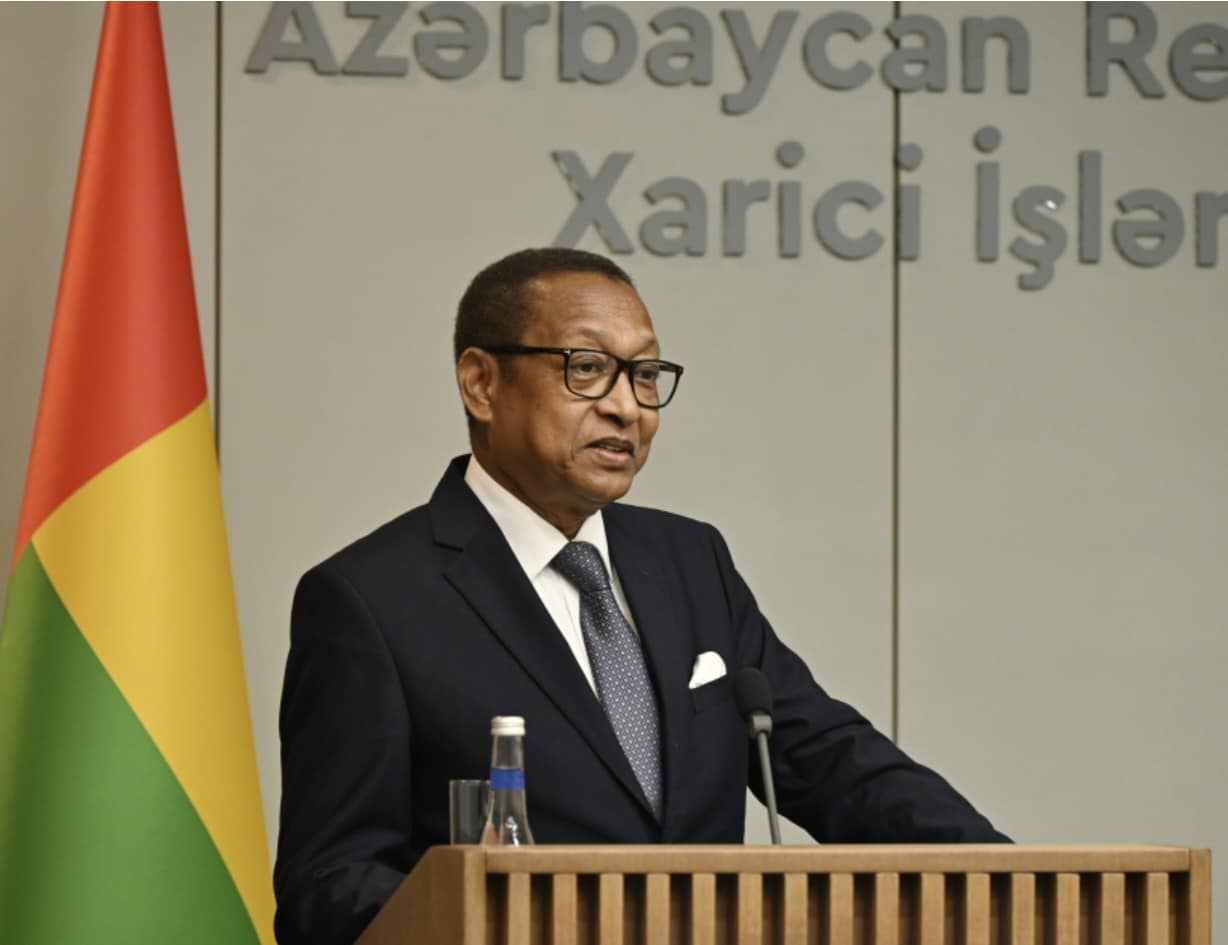 Guiné-Bissau", "diplomatas", "Portugal" e "segurança